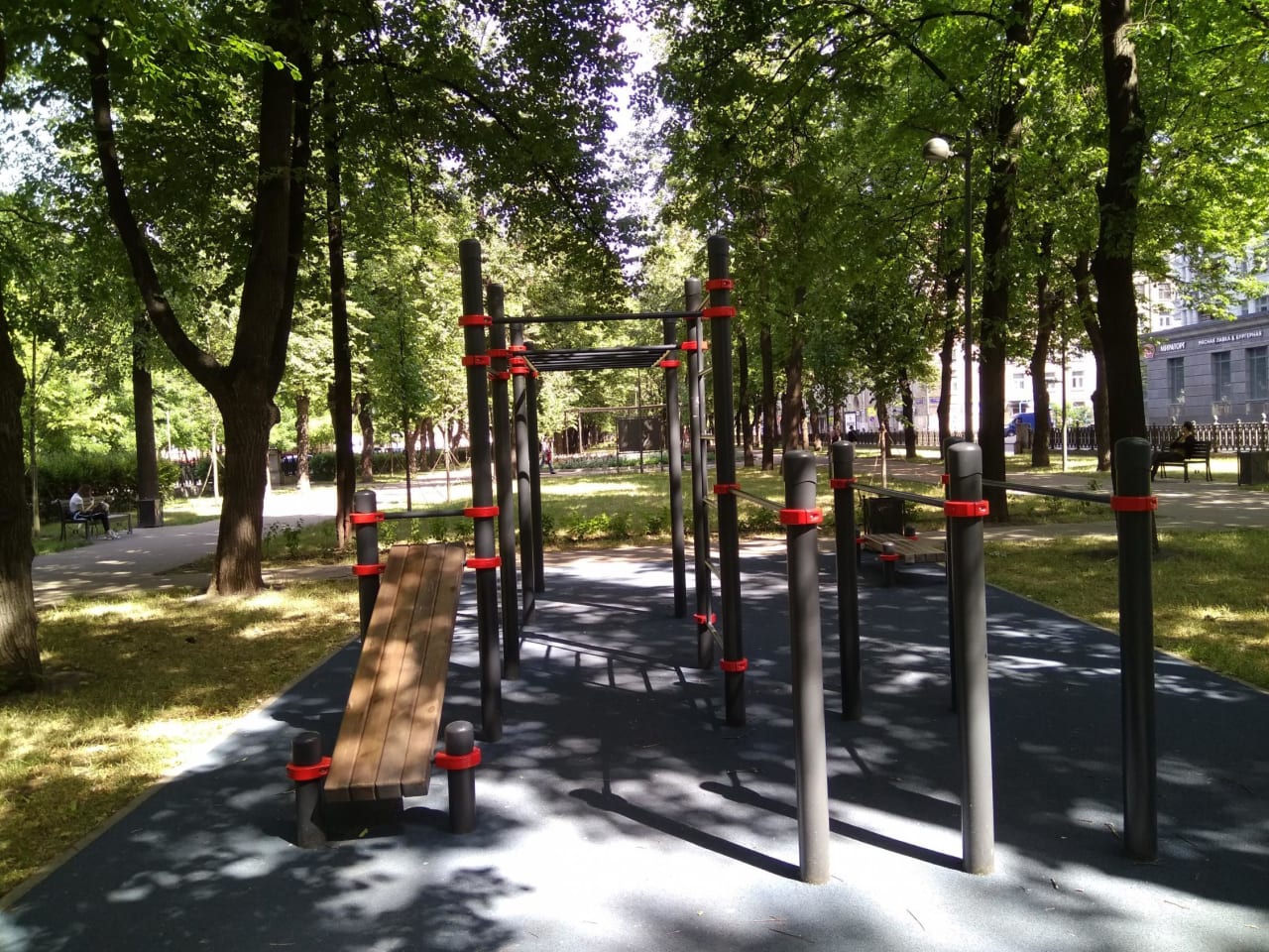 Parallel Gym Bars at Calisthenics Park at улица Серпуховский Вал, Москва – photo 2 of 4