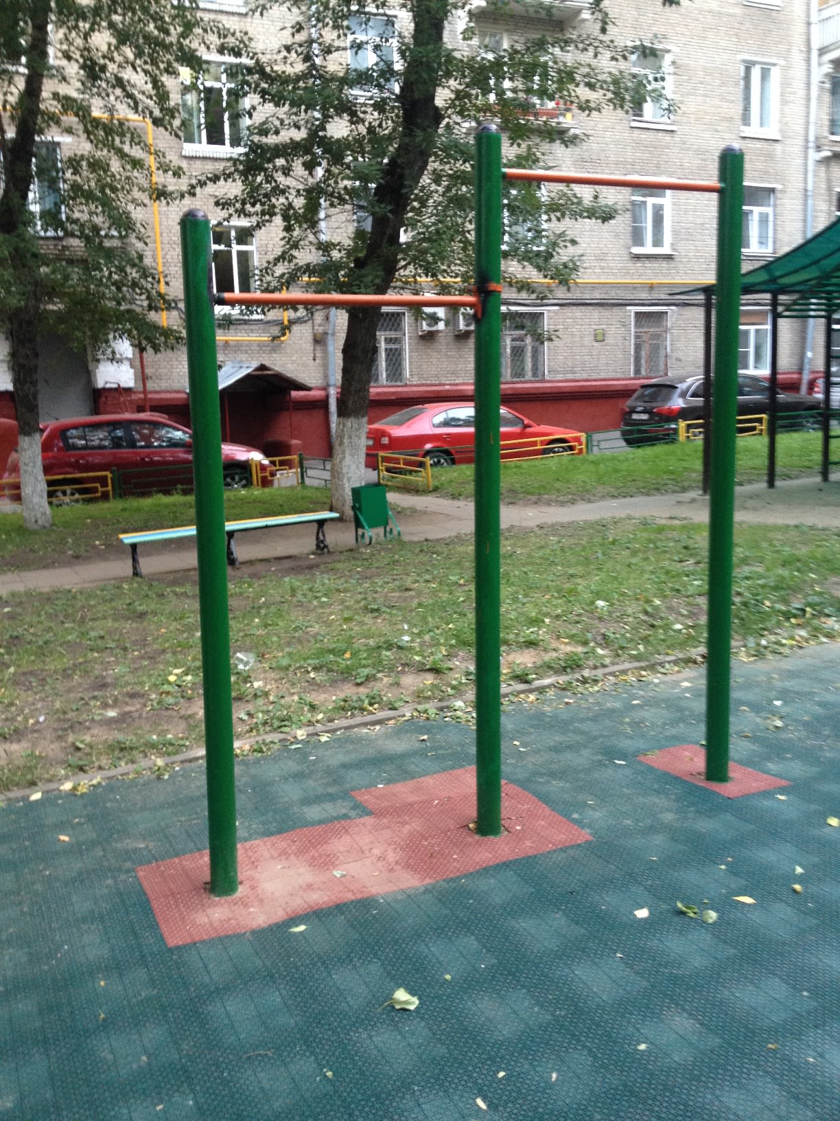 Брусья на площадке Calisthenics Park at Профсоюзная улица, Москва #wp2747 – фото 2 из 11
