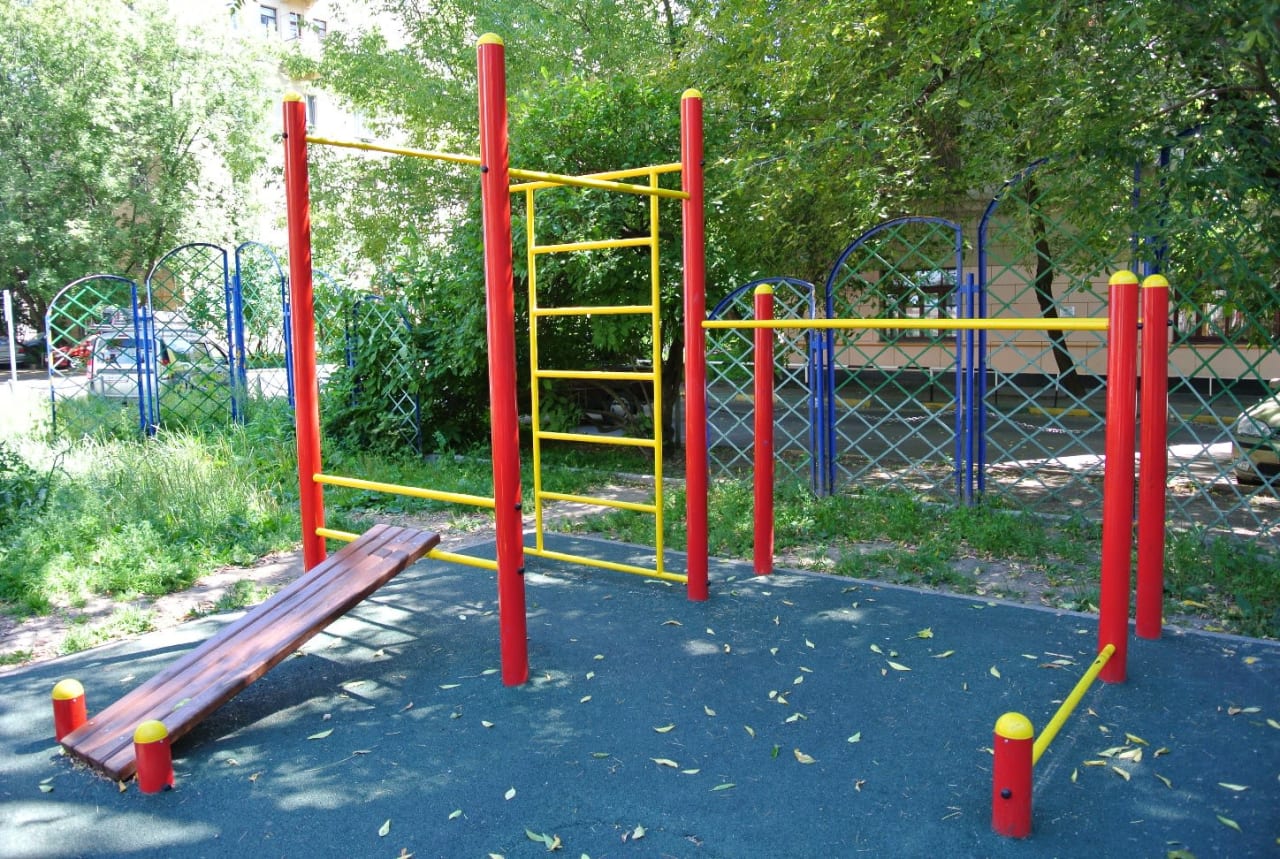 Parallel Gym Bars at Calisthenics Park at Лазаревский переулок, Москва – photo 2 of 3