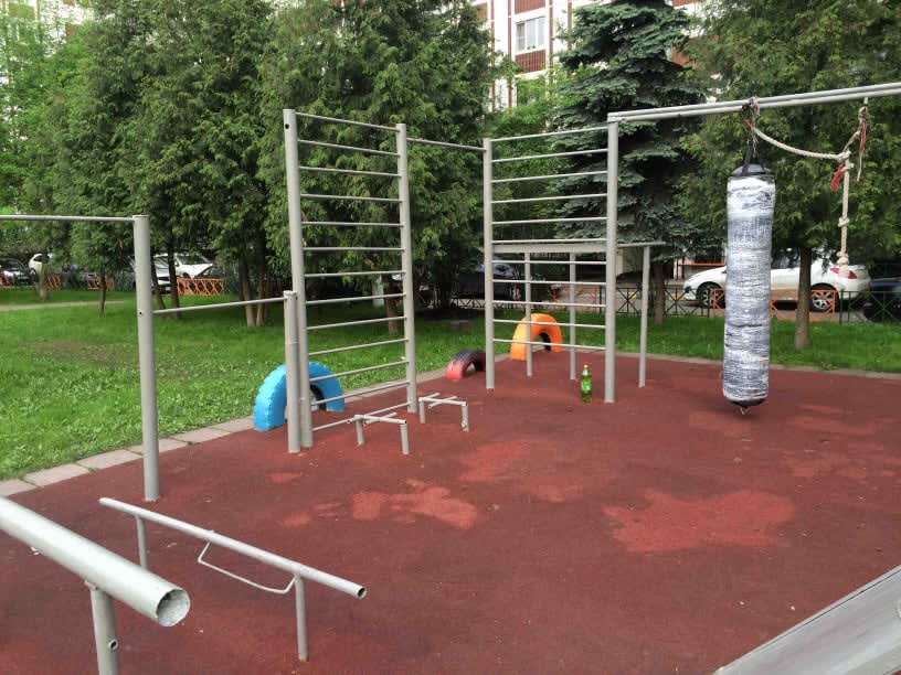 Parallel Gym Bars at Calisthenics Park at Балаклавский проспект, Москва #wp2759 – photo 2 of 2