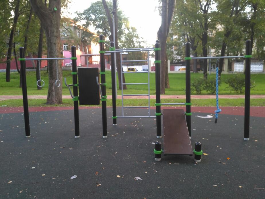 Pull Up Bar at Calisthenics Park at Золоторожская набережная, Москва – photo 1 of 2