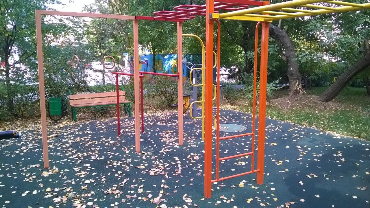 Parallel Gym Bars at Calisthenics Park at Банный переулок, Москва #wp2758 – photo 2 of 6