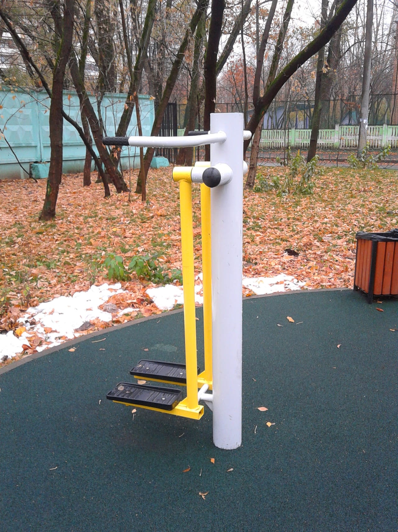 Parallel Gym Bars at Calisthenics Park at улица Академика Ермольевой, Москва – photo 2 of 4