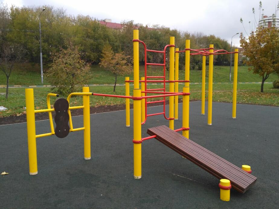 Parallel Gym Bars at Calisthenics Park at Краснодарская улица, Москва – photo 2 of 3