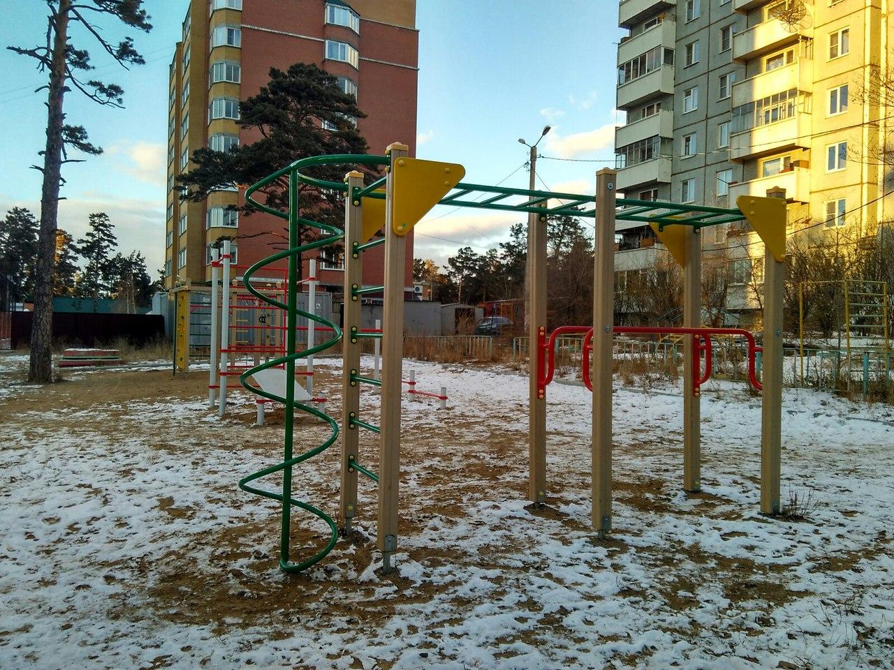 Liegestützgriffe bei Outdoor Gym in Центральный район, Чита #wp2801 – Foto 5 von 6