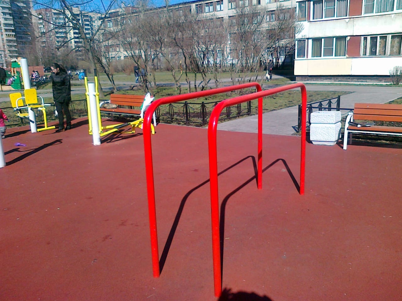 Брусья на площадке Calisthenics Park at Петергофское шоссе, Санкт-Петербург #wp2816 – фото 2 из 2