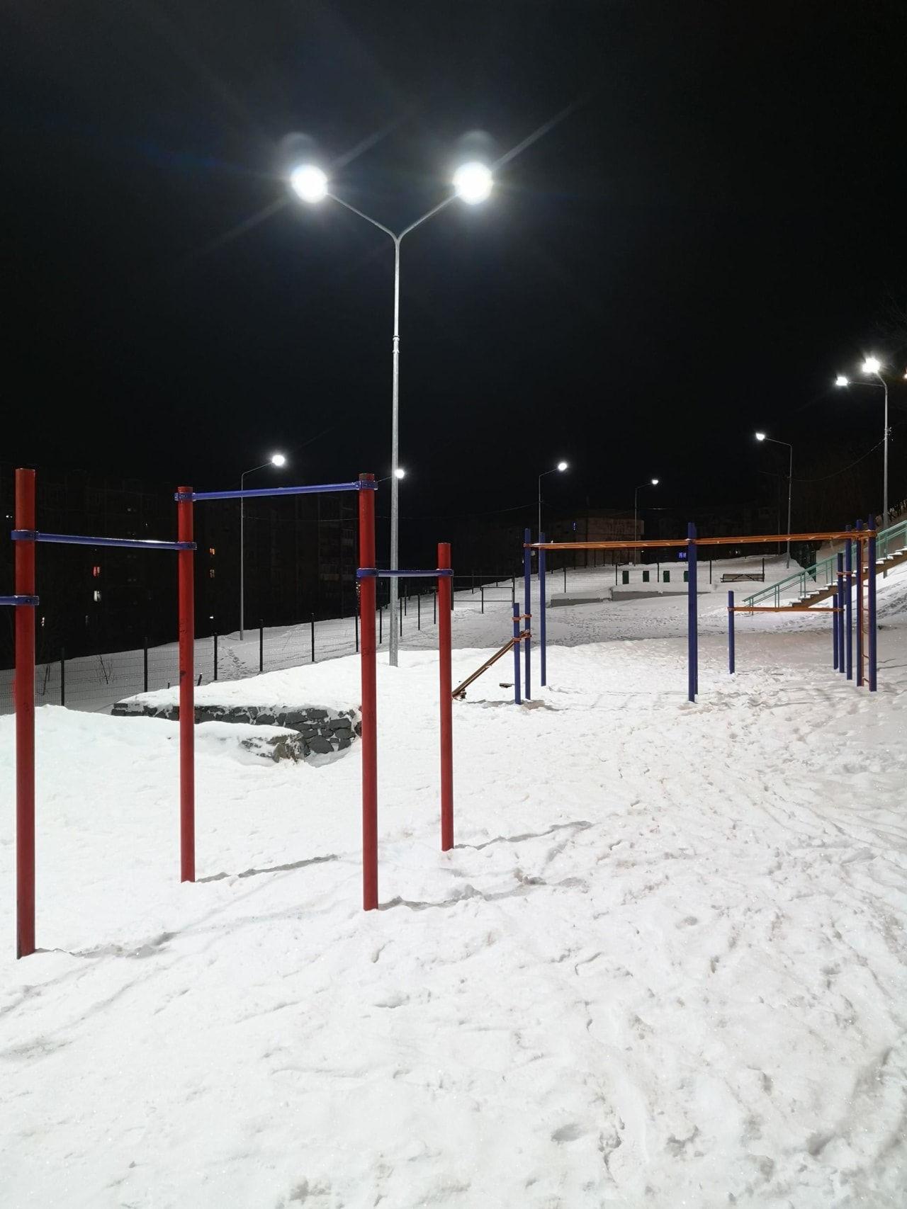 Barren bei Calisthenics Park at улица Адмирала Сизова, Североморск – Foto 2 von 2