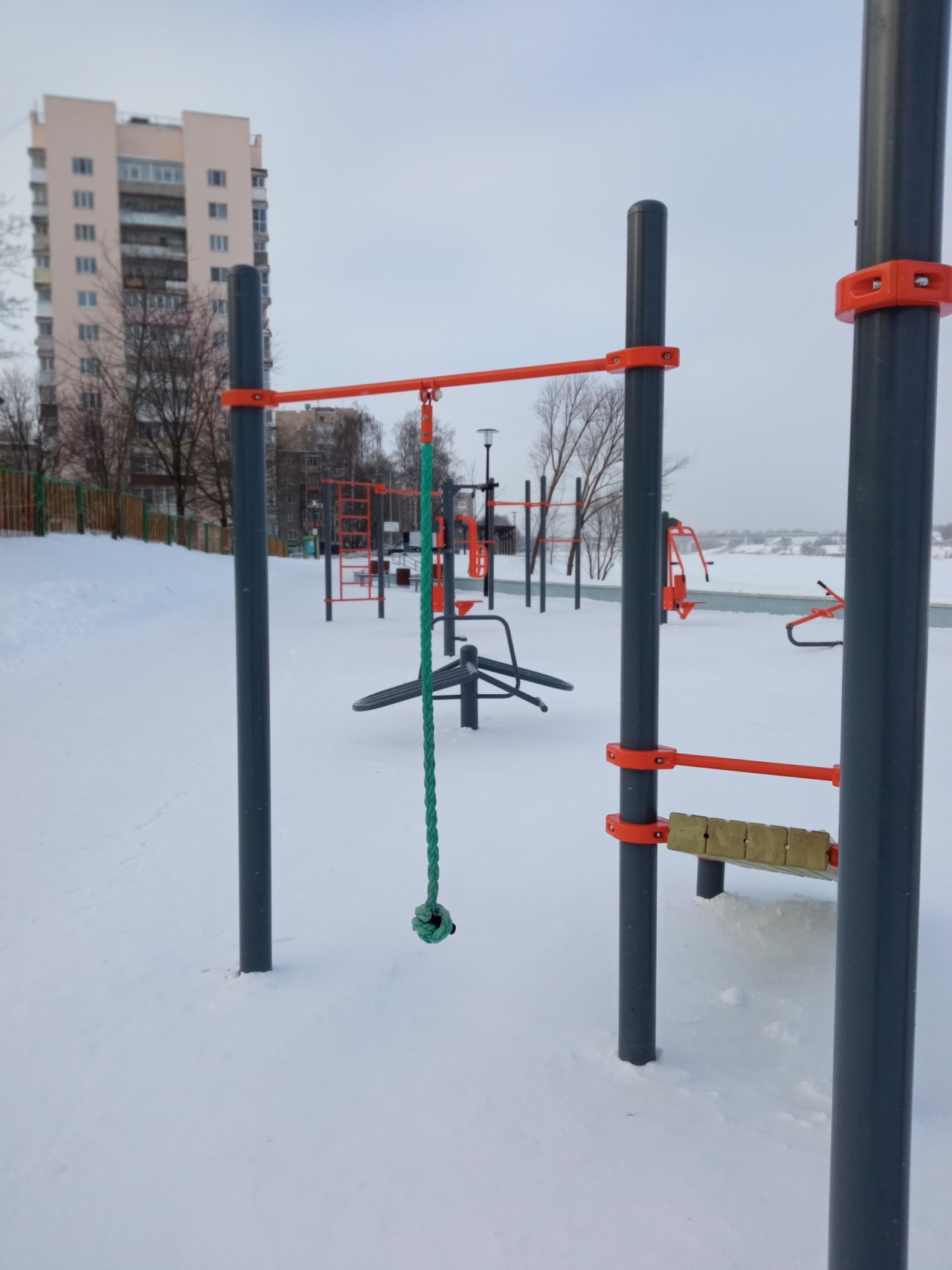 Kletterseil bei Calisthenics Park at 1-й Мигаловский проезд, городской округ Тверь – Foto 6 von 8
