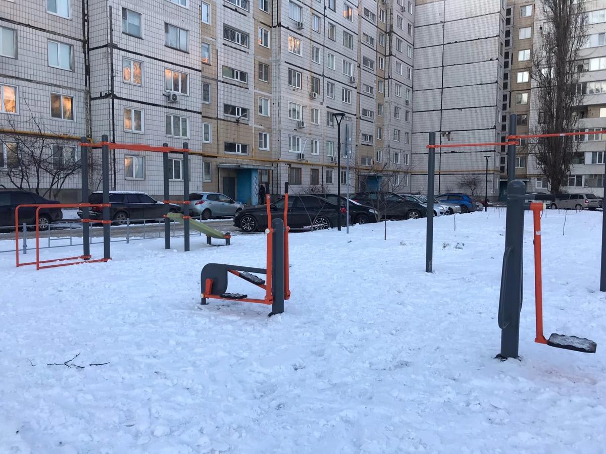 Hangelstange bei Outdoor Gym in Весенний микрорайон, Старый Оскол – Foto 3 von 3