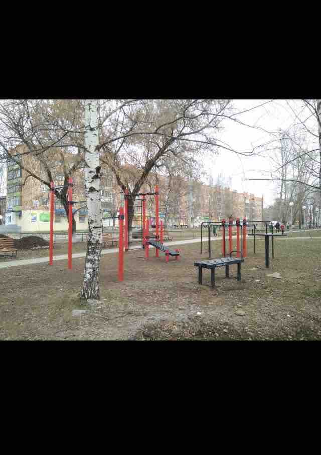 Hangelstange bei Calisthenics Park at улица Оружейника Драгунова, городской округ Ижевск – Foto 3 von 4