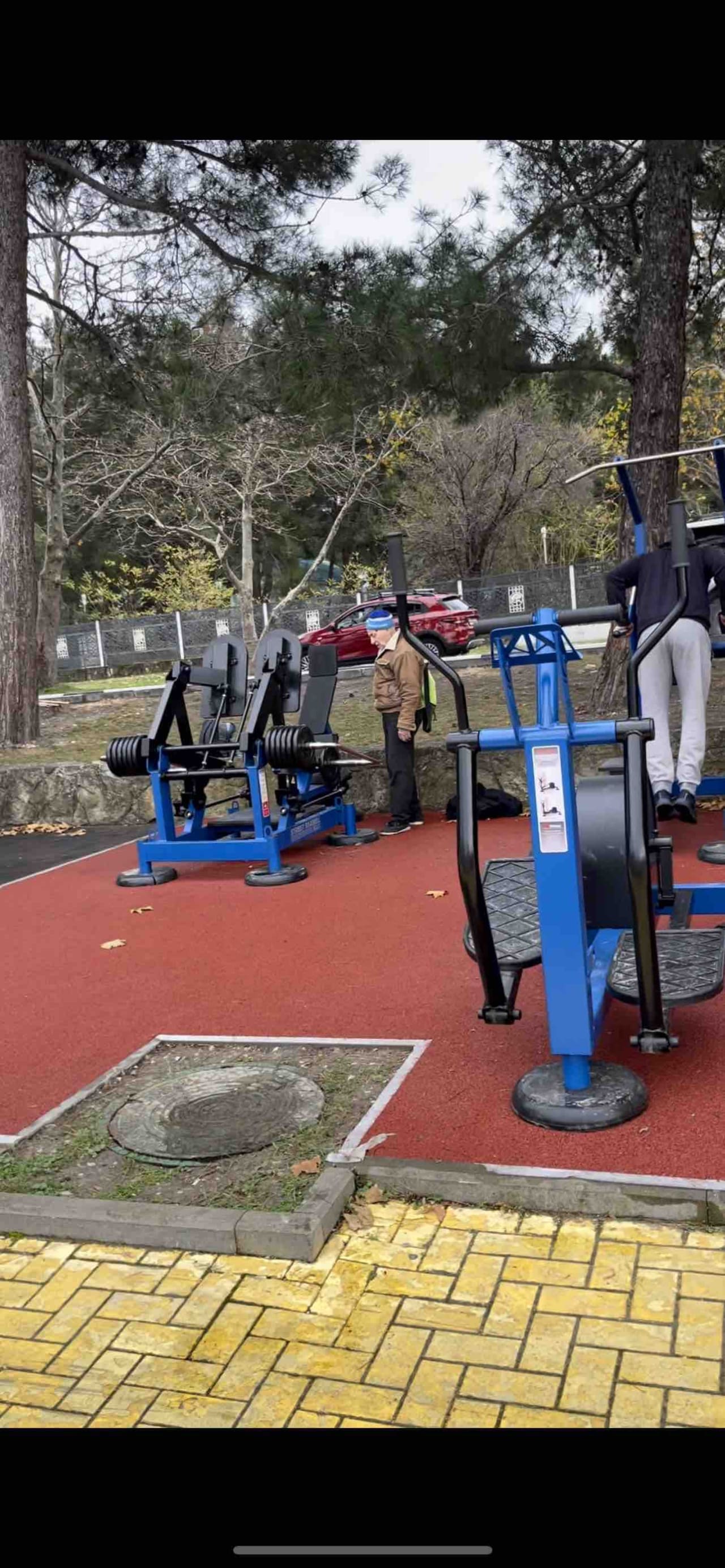 Klimmzugstange bei Outdoor Gym in микрорайон "Парус", Геленджик #wp2904 – Foto 1 von 1