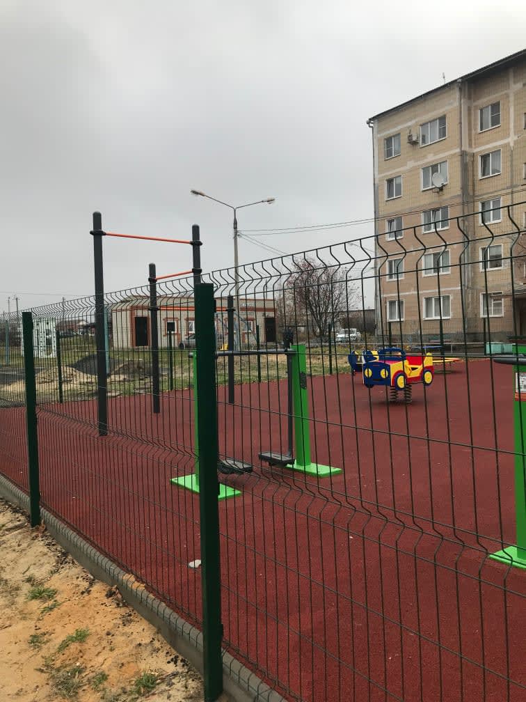 Barren bei Calisthenics Park at улица Кольцова, Чернянка – Foto 2 von 2