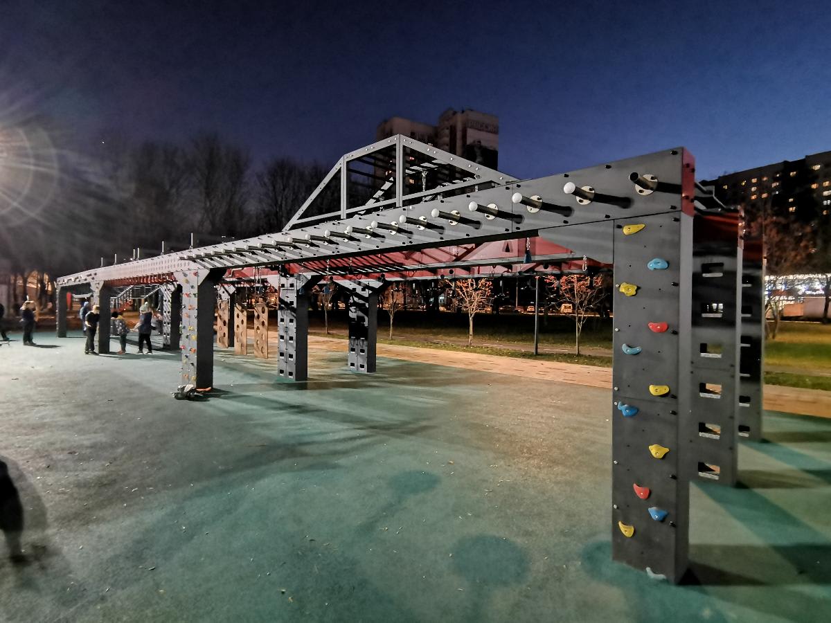 Monkey Bars at Calisthenics Park at проезд Дежнёва, Москва #wp2930 – photo 3 of 5