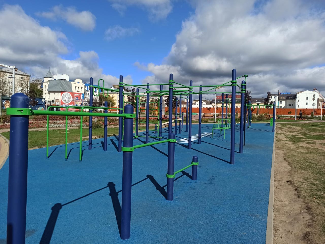 Klimmzugstange bei Calisthenics Park at улица Марата, Калуга – Foto 1 von 3