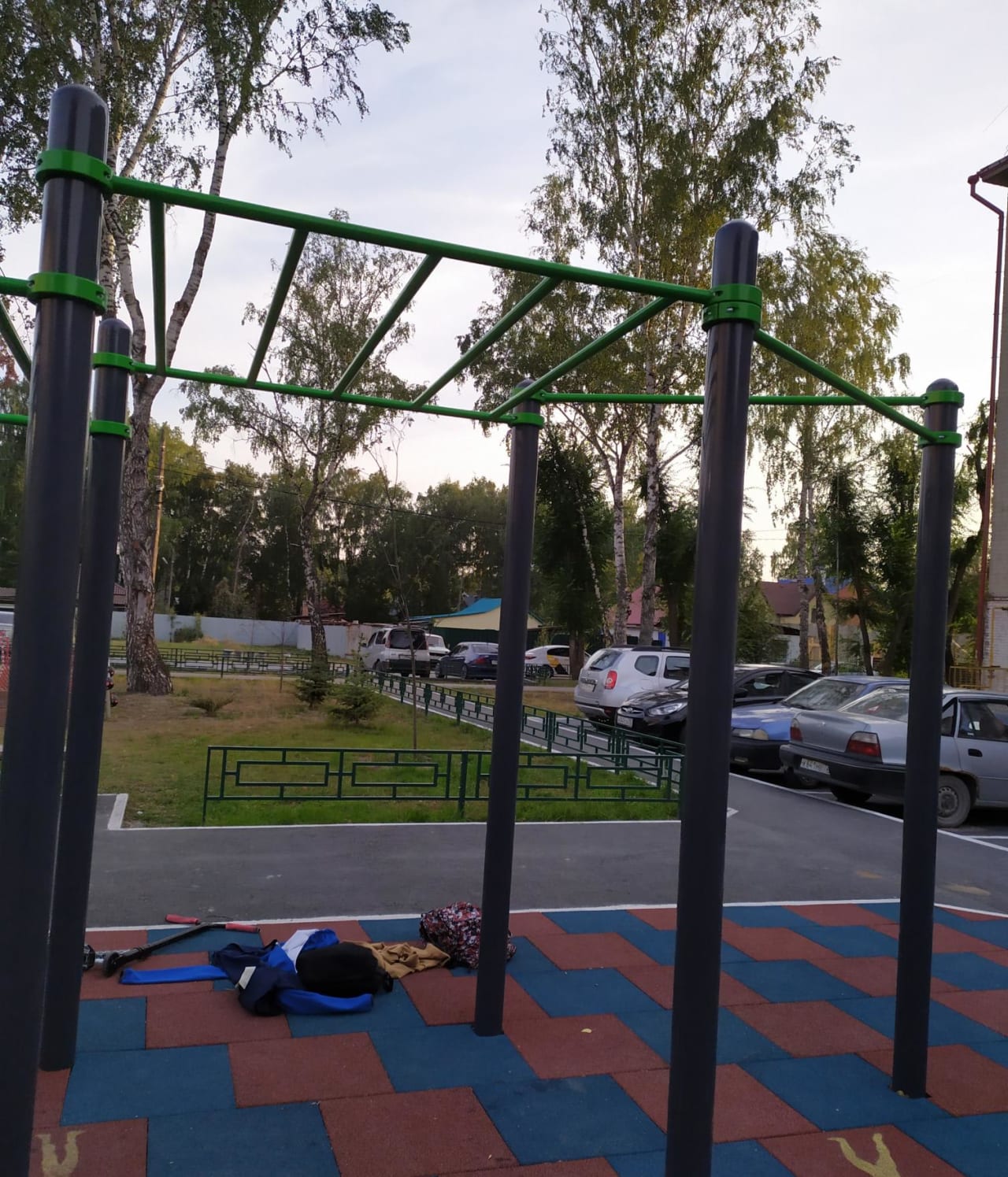Sbarra per trazioni presso Calisthenics Park at улица Ершова, Тюмень #wp2992 – foto 1 di 1