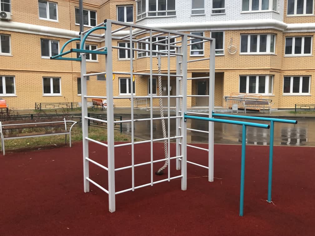 Рукохід на майданчику Calisthenics Park at 6-я Радиальная улица, Москва – фото 3 з 5
