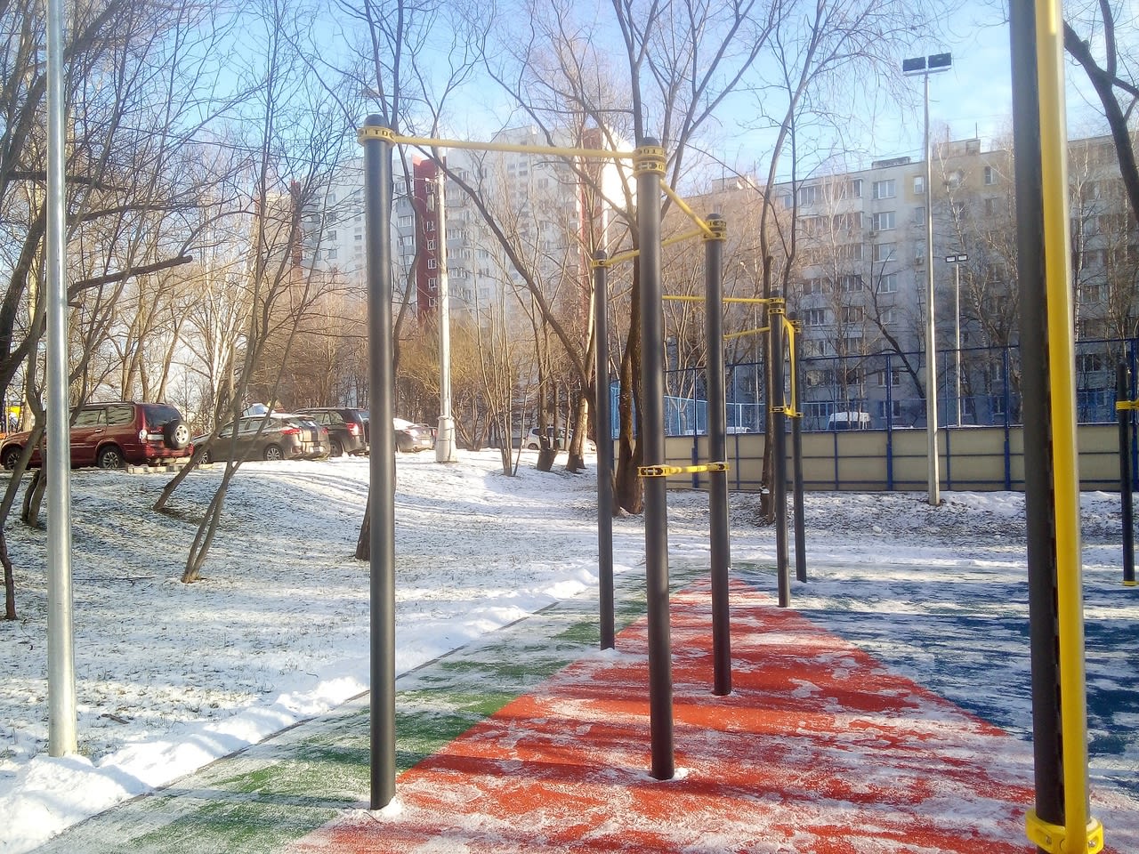 Pull Up Bar at Calisthenics Park at Голубинская улица, Москва – photo 9 of 12