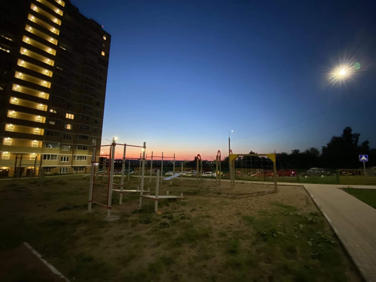 Klimmzugstange bei Calisthenics Park at улица Генерала Маргелова, Тула #wp3054 – Foto 1 von 3