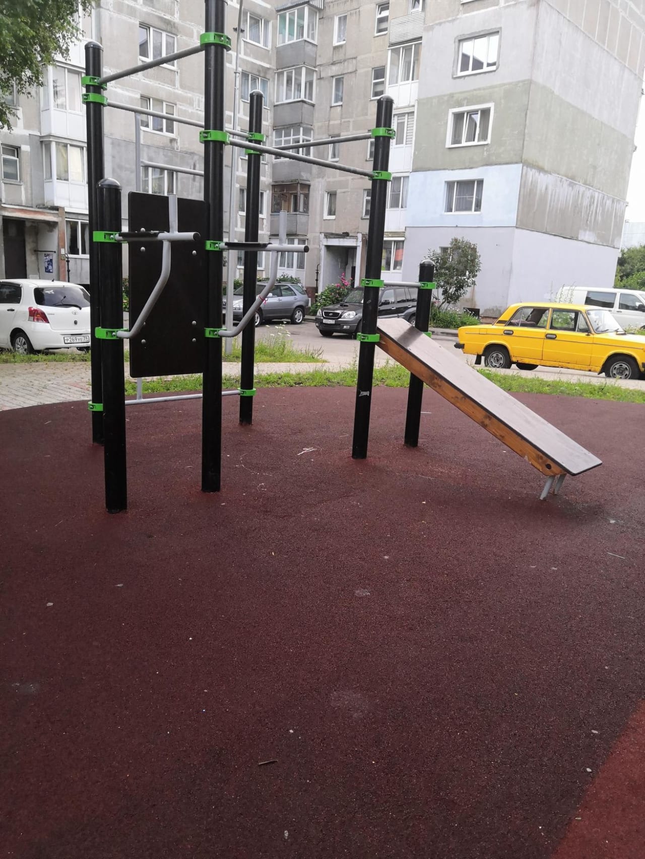 Hangelstange bei Calisthenics Park at улица Игашева, Светлогорск – Foto 3 von 3