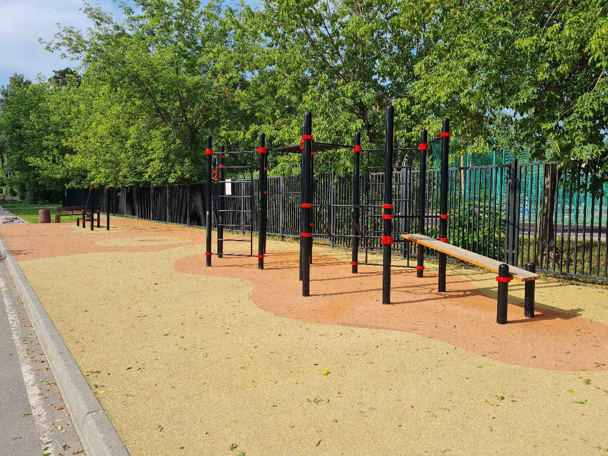 Parallel Gym Bars at Calisthenics Park at 2-я Вольская улица, Москва – photo 2 of 2