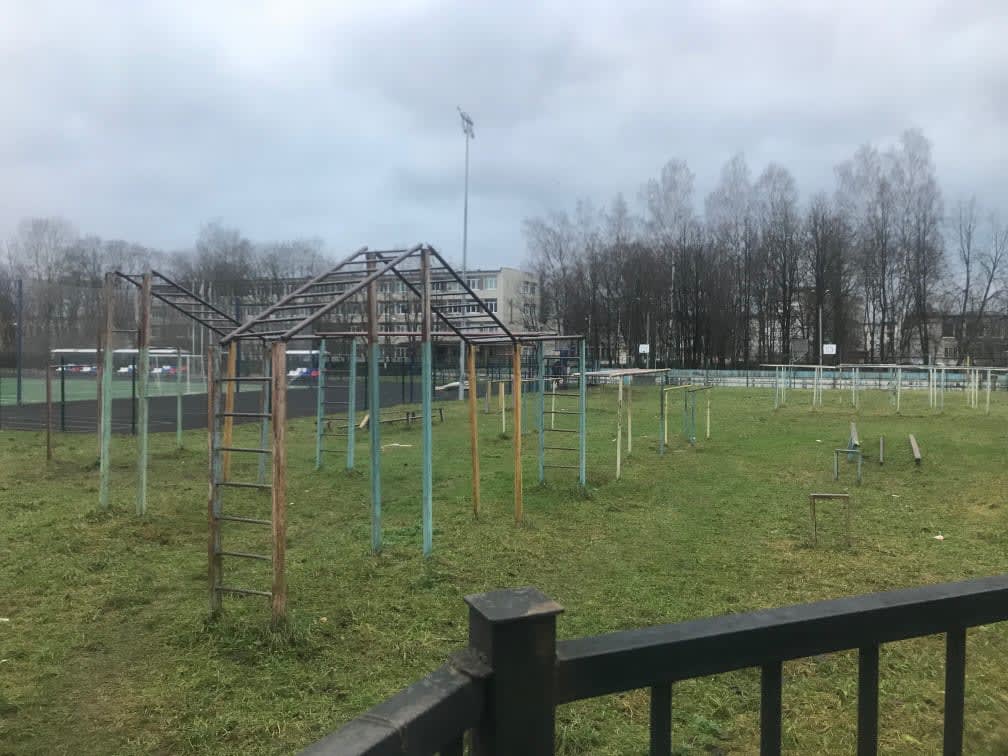Barren bei Calisthenics Park at Большая Советская улица, Кингисепп – Foto 2 von 2