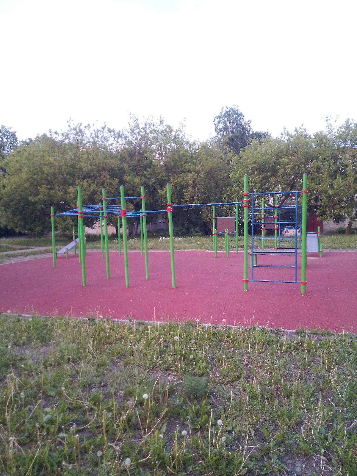 Parallele presso Calisthenics Park at площадь Аврова, Петергоф – foto 2 di 2