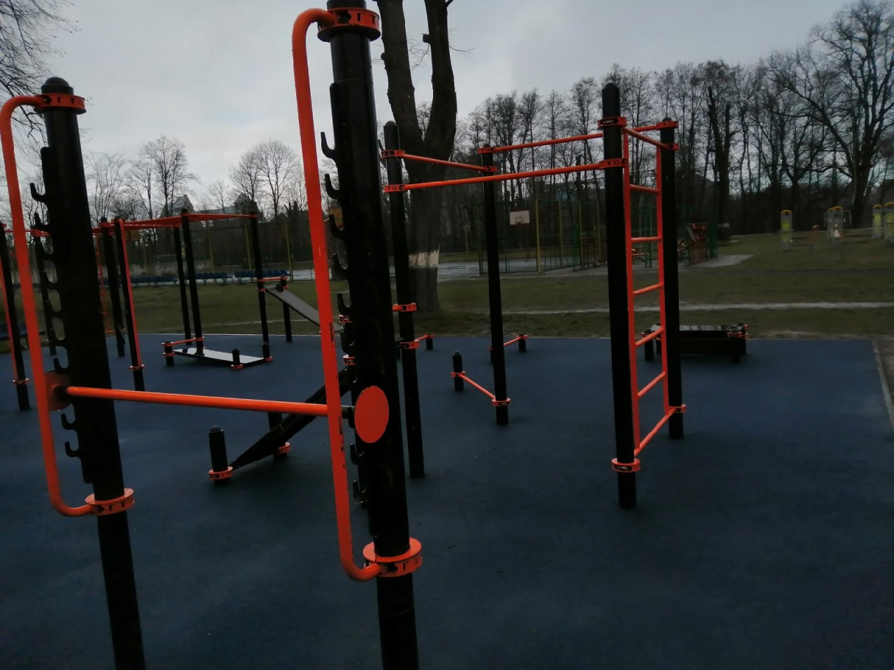 Barren bei Calisthenics Park at Красноармейская улица, Гусев – Foto 3 von 6