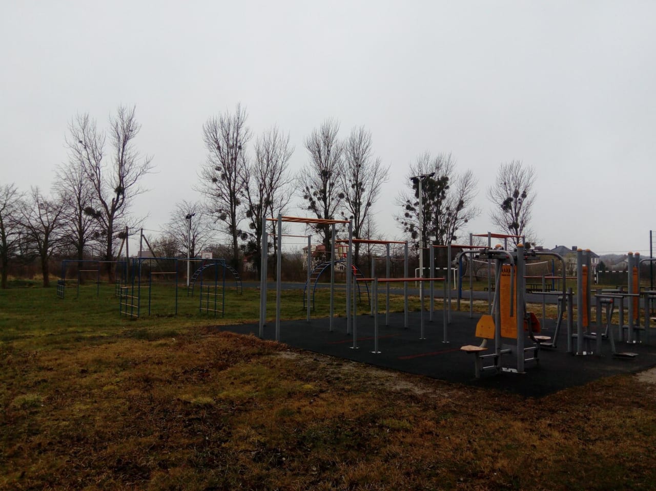 Klimmzugstange bei Calisthenics Park at Янтарная улица, Ушаково – Foto 1 von 3