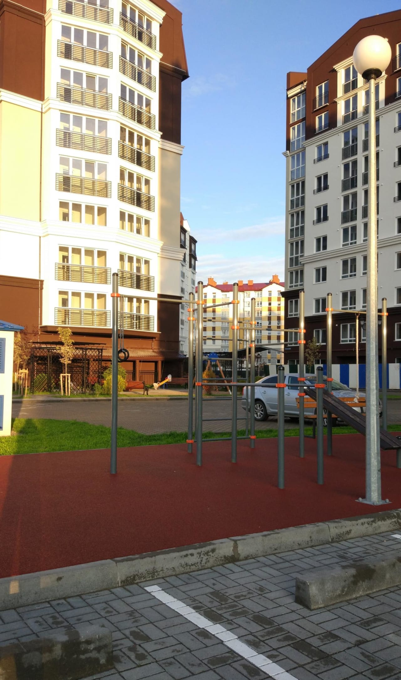 Bauchbank bei Calisthenics Park at Окружная улица, Зеленоградск – Foto 4 von 5