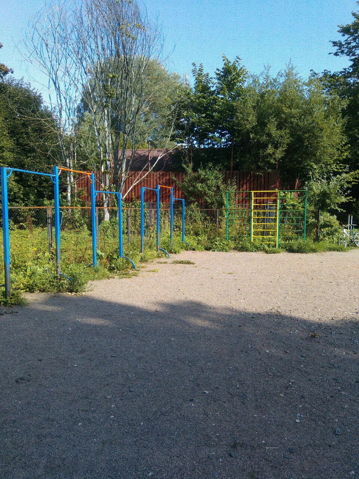 Hangelstange bei Calisthenics Park at проспект Ленина, Зеленогорск – Foto 3 von 4