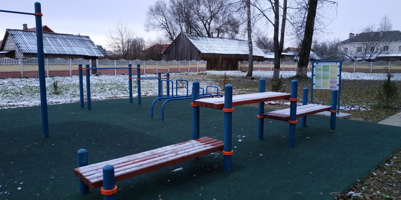 Parallel Gym Bars at Calisthenics Park at Савецкая вуліца, Бягомльскі сельскі Савет – photo 2 of 4