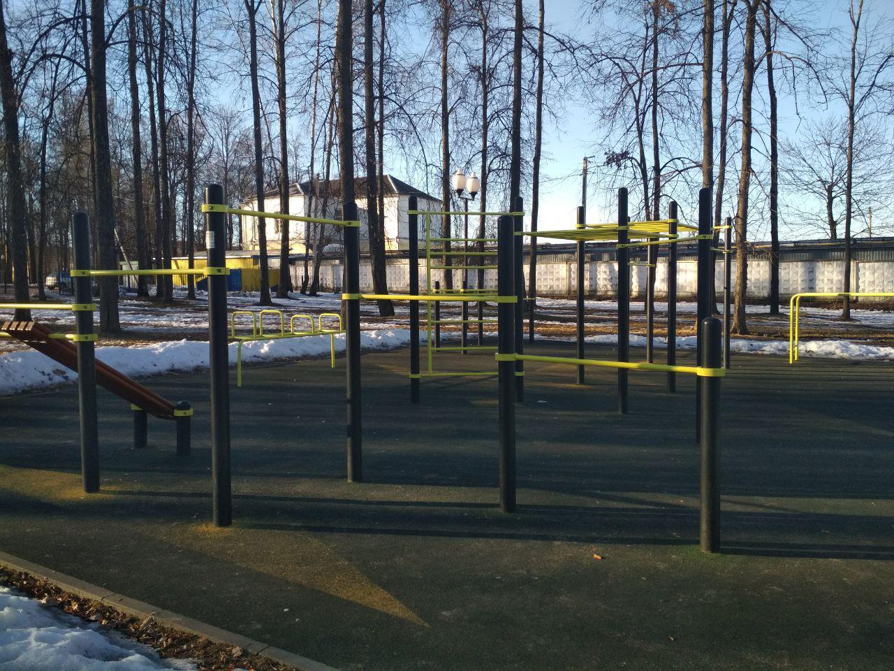 Push Up Bar at Calisthenics Park at вуліца 1 Мая, Вілейка – photo 5 of 6