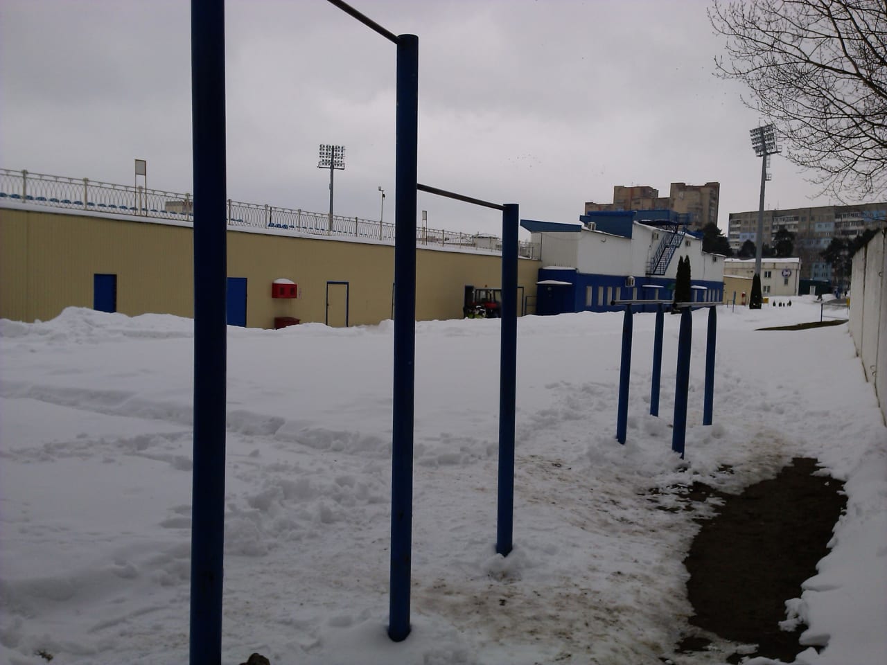 Parallel Gym Bars at Calisthenics Park at вуліца Юрыя Гагарына, Барысаў – photo 2 of 2