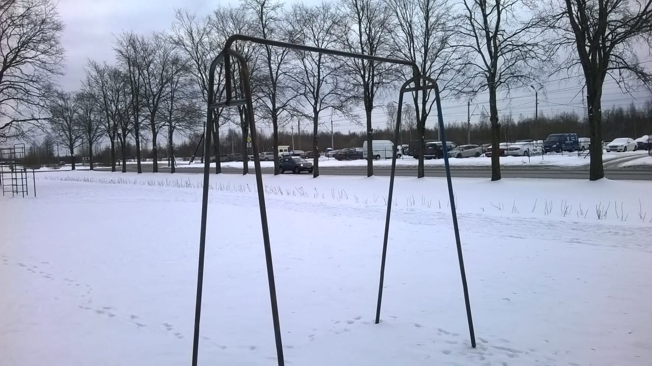 Sprossenwand bei Calisthenics Park at Озерковая улица, Петергоф – Foto 3 von 6