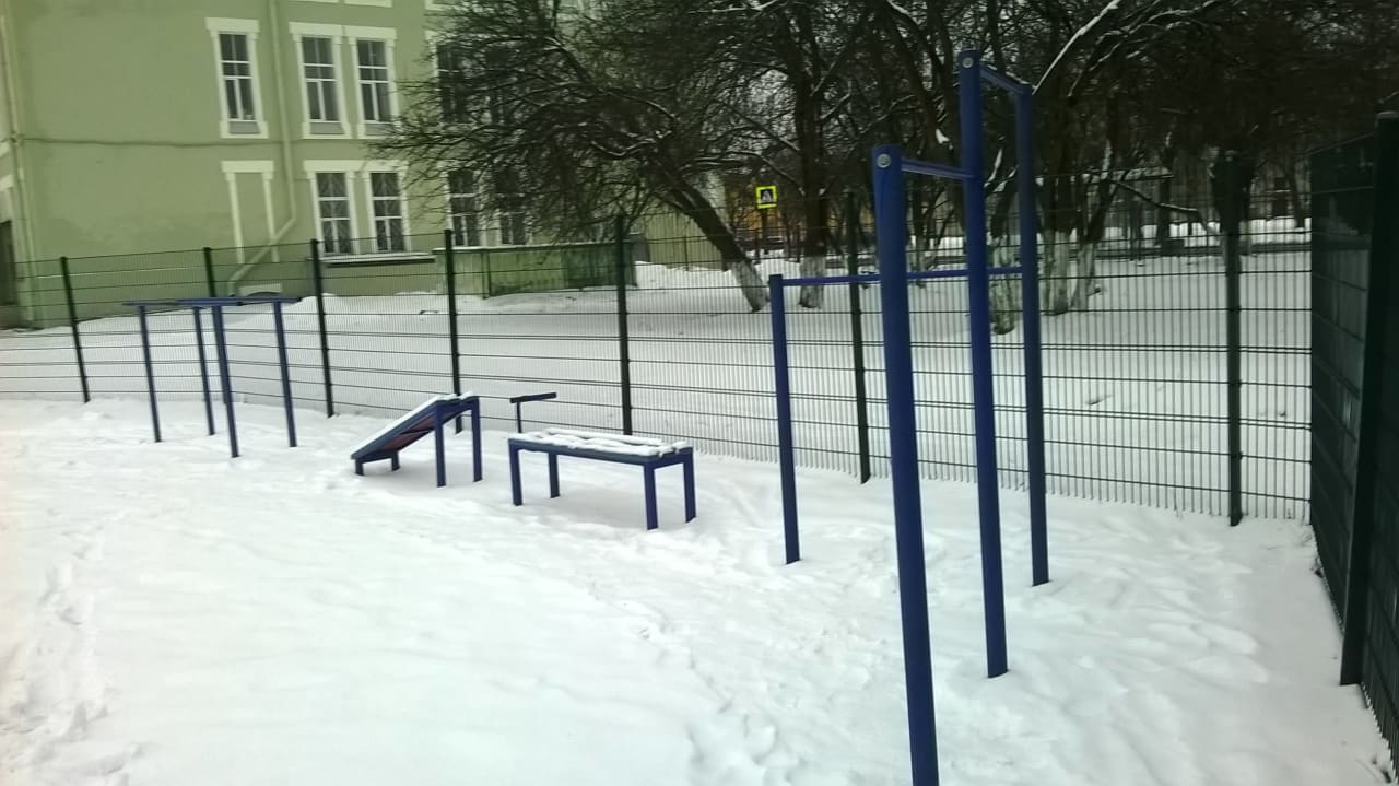 Klimmzugstange bei Calisthenics Park at улица Аврова, Петергоф #wp3500 – Foto 1 von 6