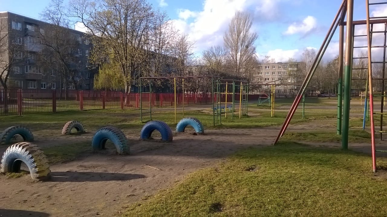 Barres parallèles à Calisthenics Park at вуліца Рэпіна, Гродна – photo 2 sur 5