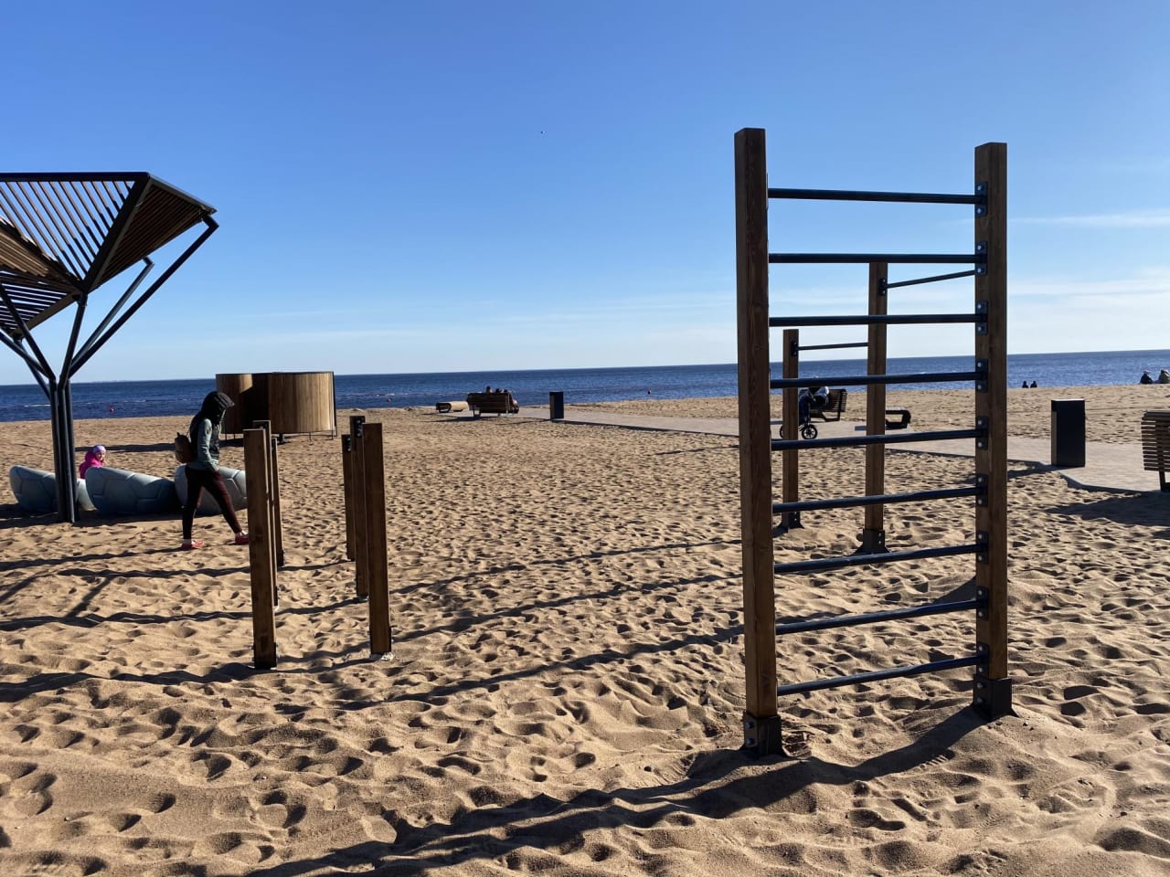 Шведская стенка на площадке Calisthenics Park at Театральная улица, Зеленогорск – фото 3 из 6