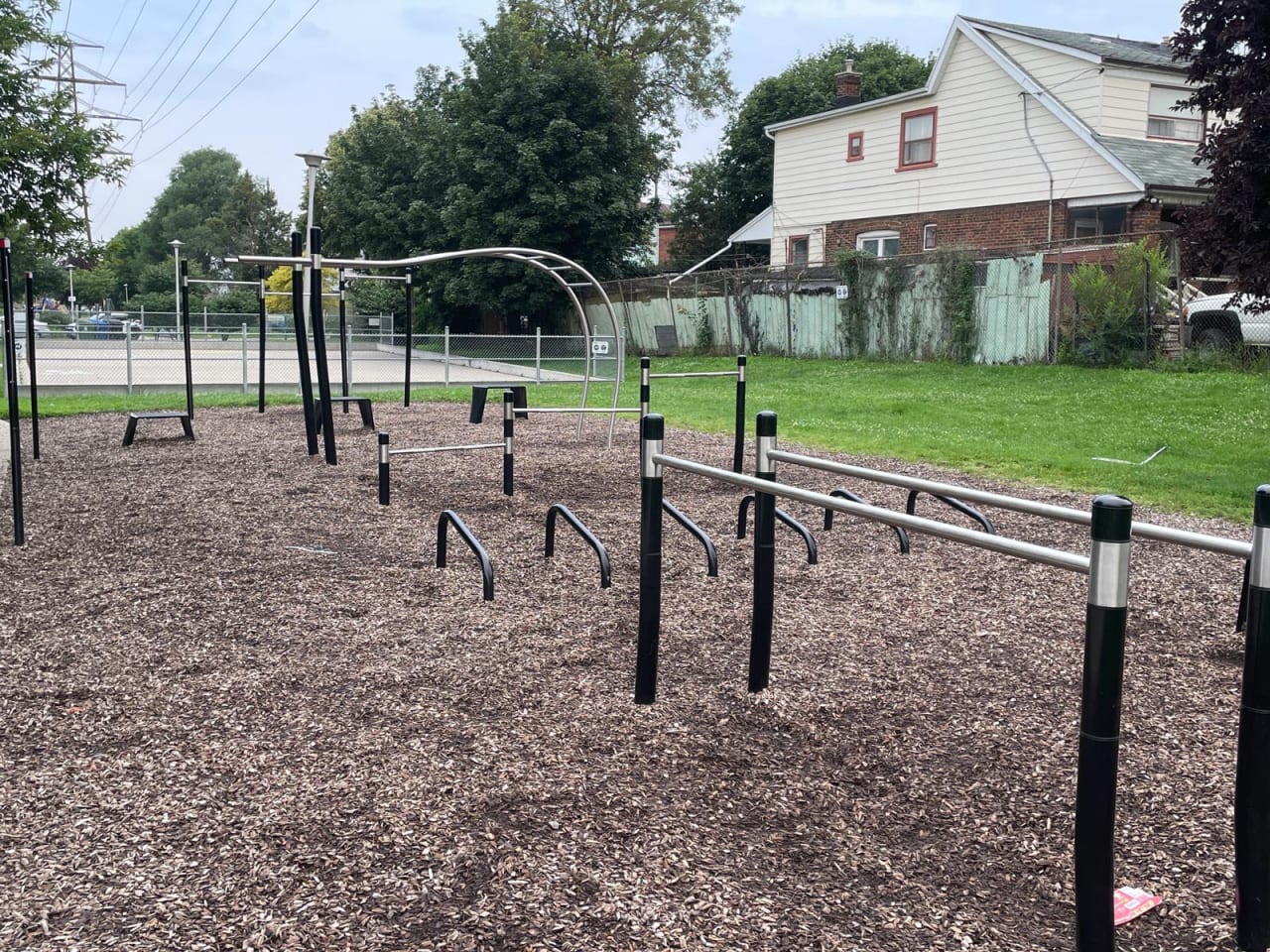 S.A.D.R.A Park Calisthenics Equipment - photo 1