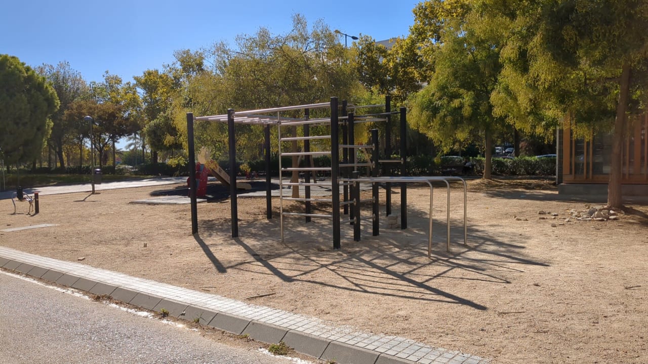 Barren bei Calisthenics Park at Avinguda de Fernando Abril Martorell, València – Foto 2 von 4
