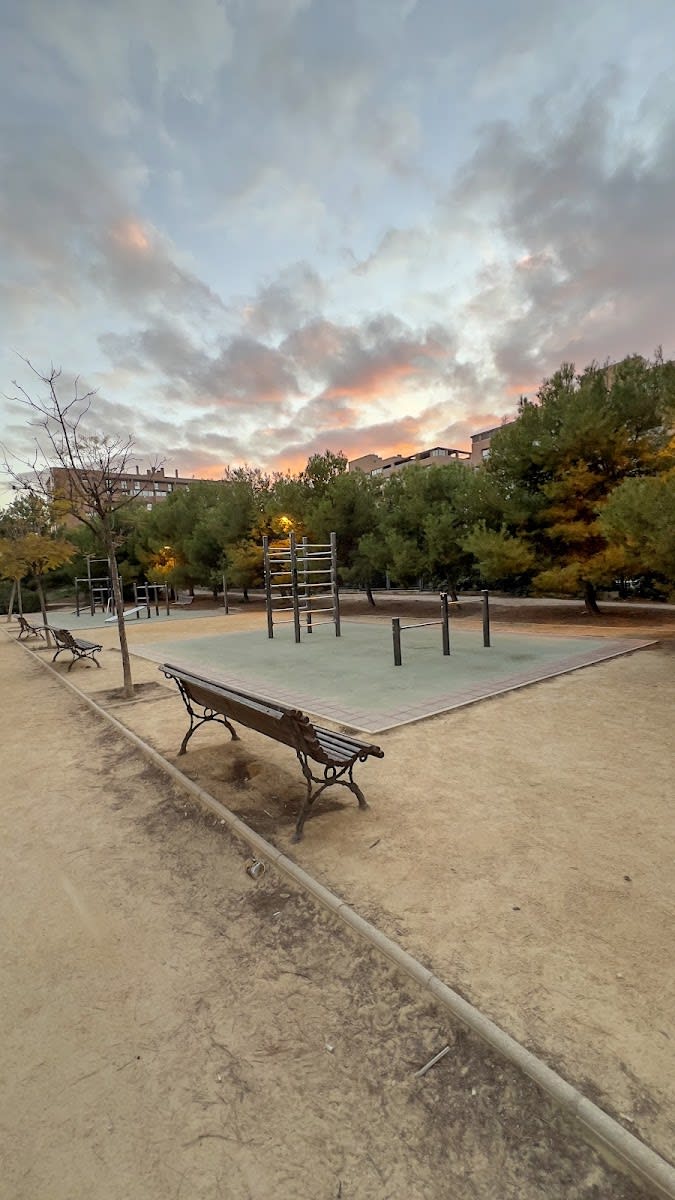 Klimmzugstange bei Calisthenics Park at Avinguda de les Nacions, Alacant / Alicante – Foto 1 von 5