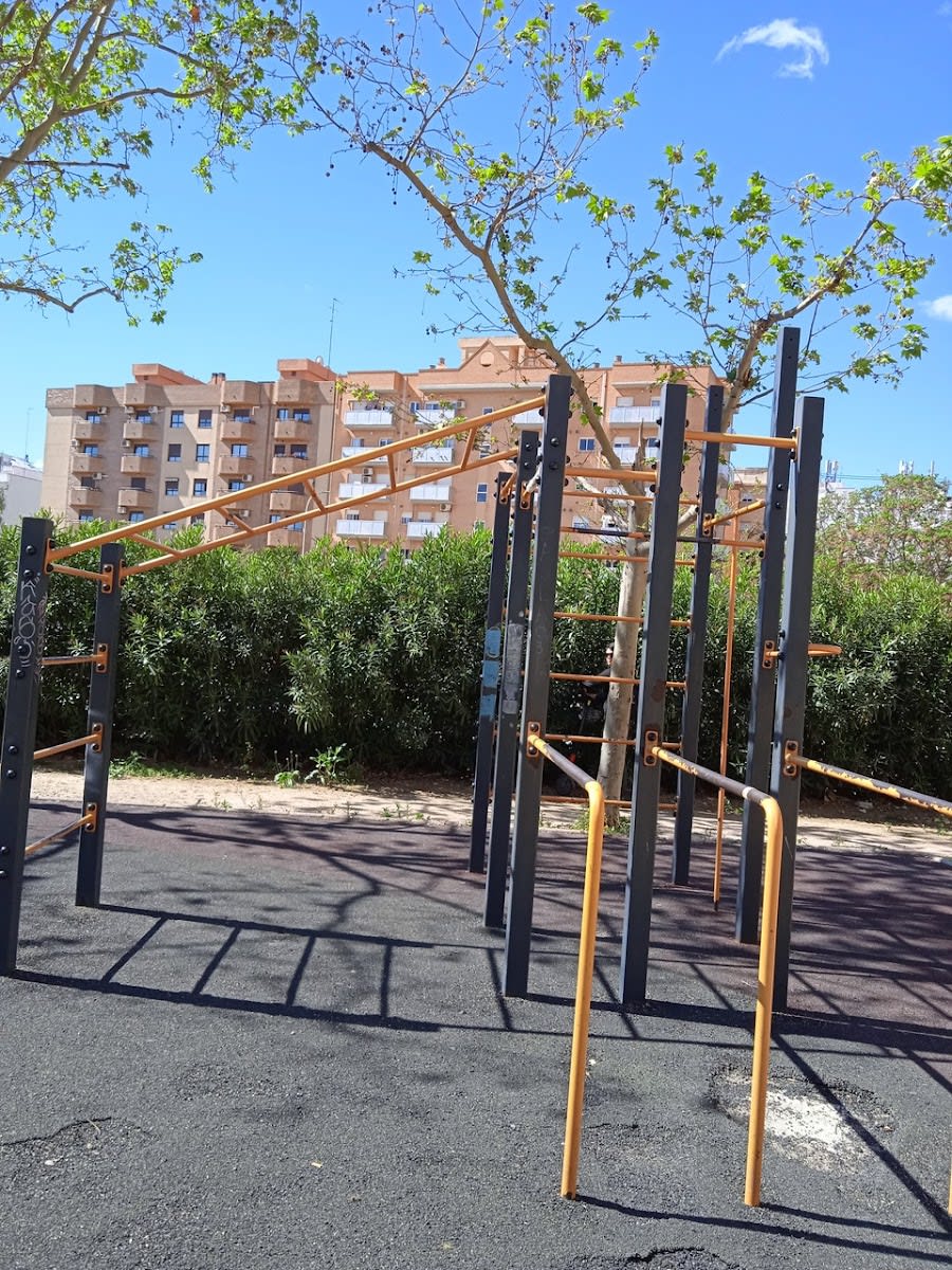 Barren bei Calisthenics Park at Carrer de Motilla del Palancar, València – Foto 2 von 3