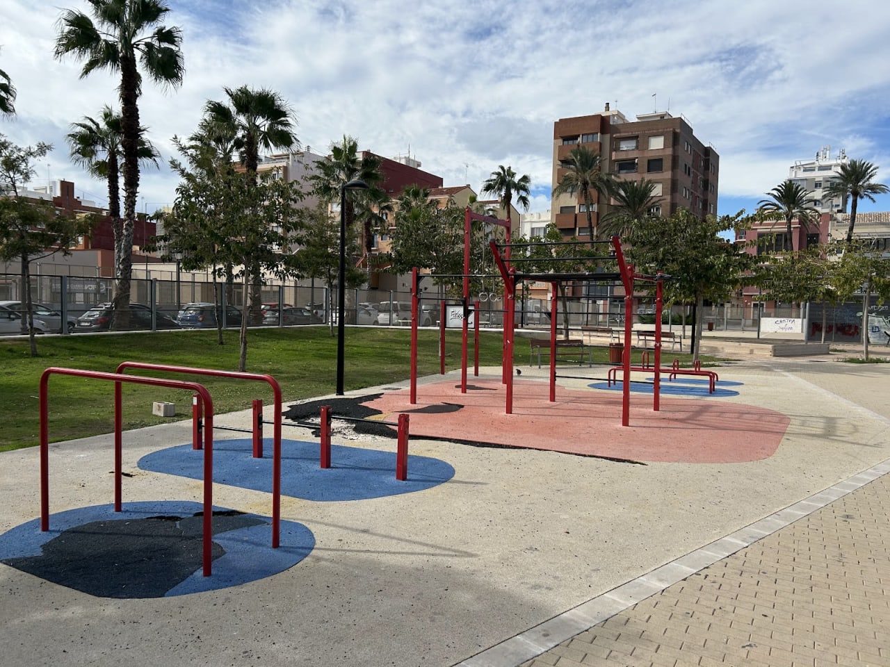 Klimmzugstange bei Calisthenics Park at Carrer del Bloc dels Portuaris, València – Foto 1 von 4