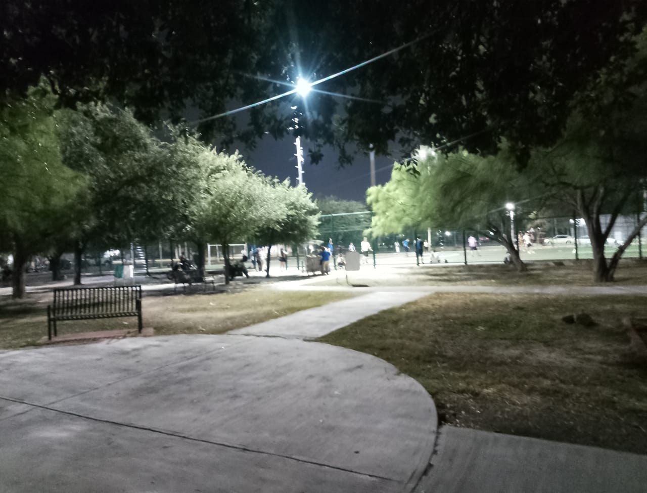 Abs Bench at Calisthenics Park at Calle Parque Cora, Monterrey – photo 1 of 2