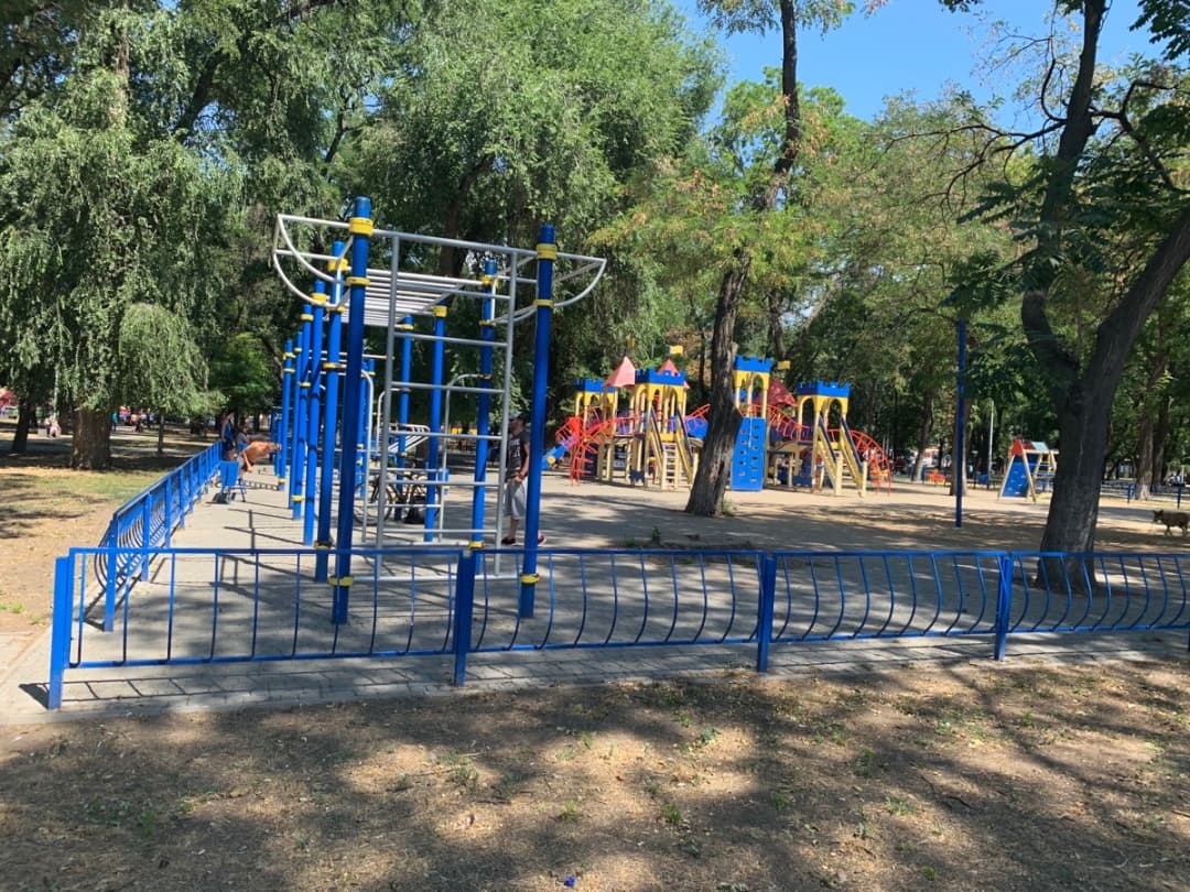 Klimmzugstange bei Calisthenics Park at Старосінна площа, Одеса – Foto 1 von 6