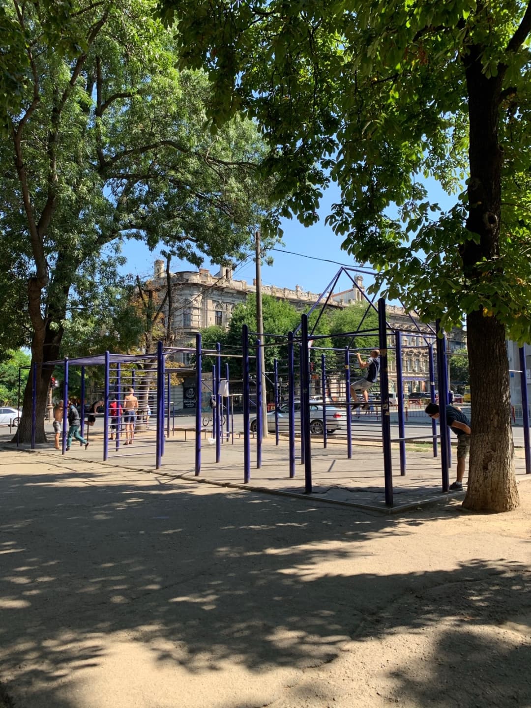 Бруси на майданчику Calisthenics Park at проспект Українських Героїв, Одеса #wp1014 – фото 1 з 3