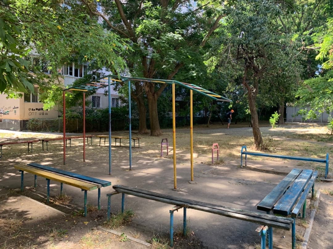 Sprossenwand bei Calisthenics Park at Світлий провулок, Одеса – Foto 4 von 4