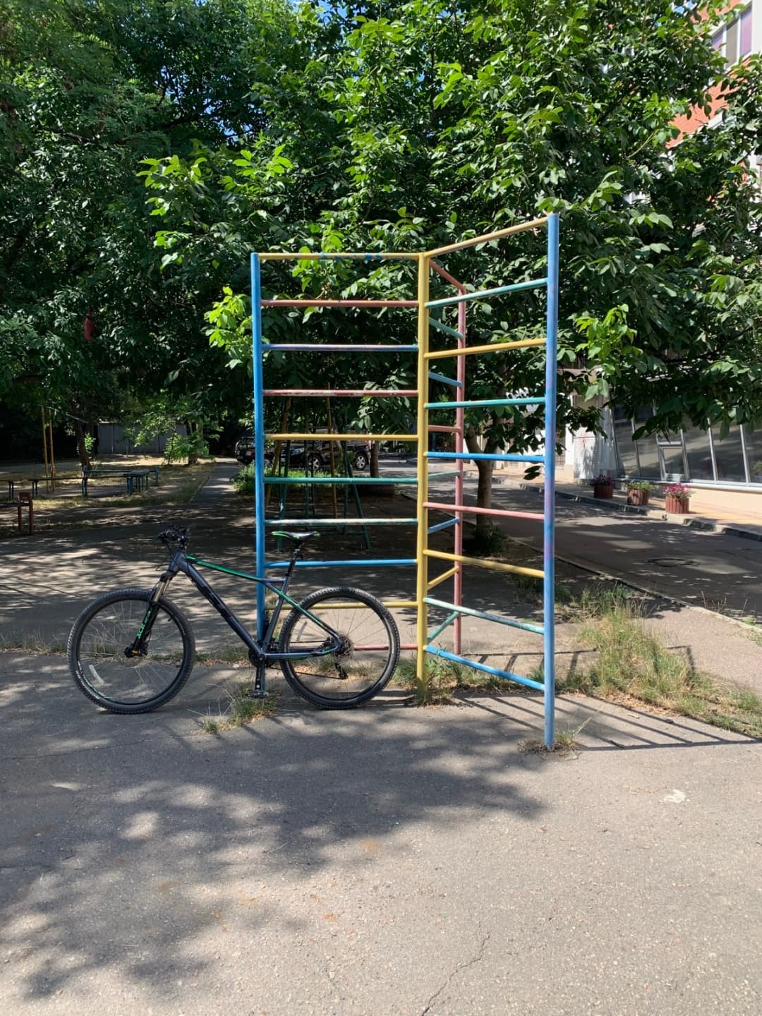 Hangelstange bei Calisthenics Park at Світлий провулок, Одеса – Foto 3 von 4