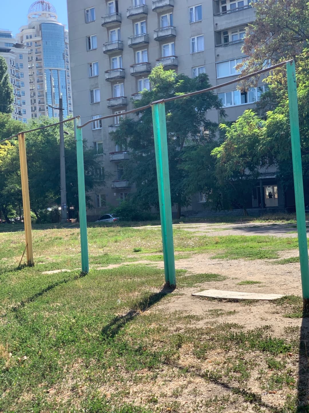 Бруси на майданчику Calisthenics Park at вулиця Артура Савельєва, Одеса – фото 1 з 2