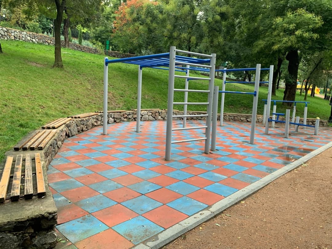 Klimmzugstange bei Calisthenics Park at Приморський бульвар, Одеса – Foto 1 von 3
