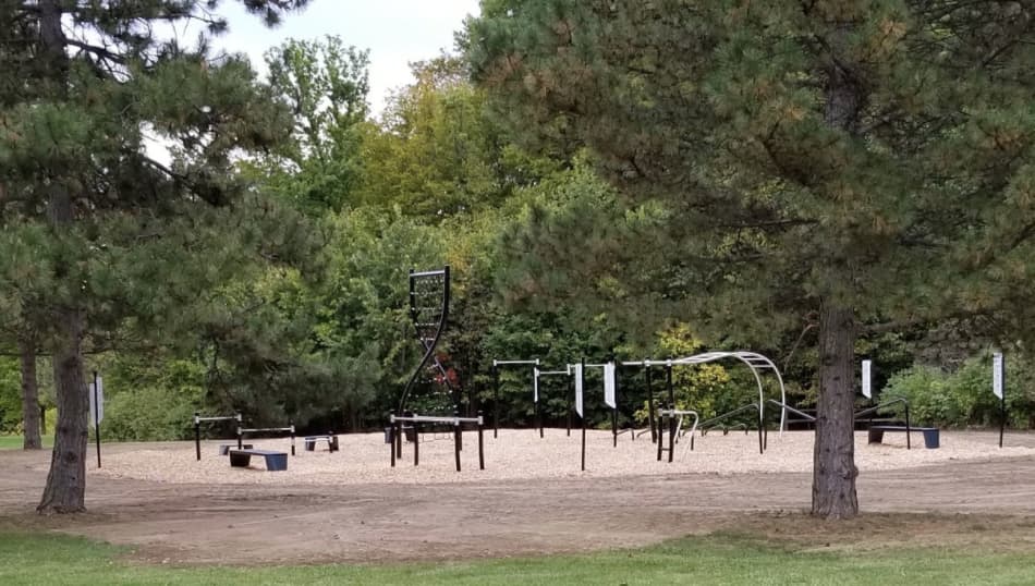 Push Up Bar at Calisthenics Park at Milliken Trail Multi-Use Pathway, Toronto – photo 1 of 1